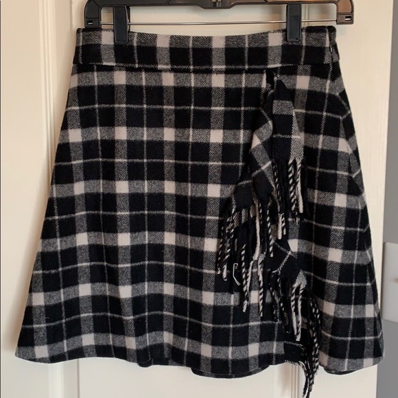 Soft plaid skirt with fringe - Picture 1 of 3